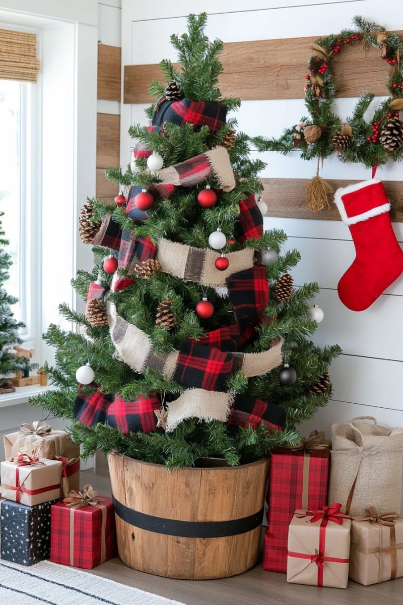 diy fabric scrap garland in buffalo plaid and muslin for a cozy tree 1